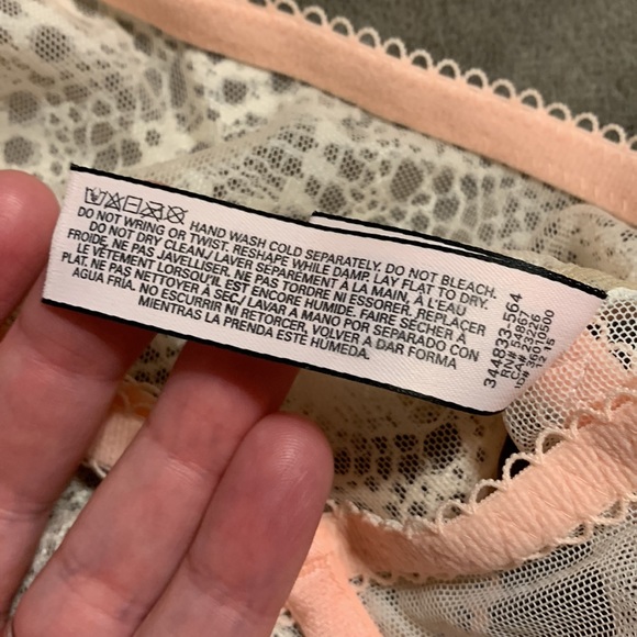 ✨ Victoria’s Secret Lace Bra Sz L - Picture 4 of 5